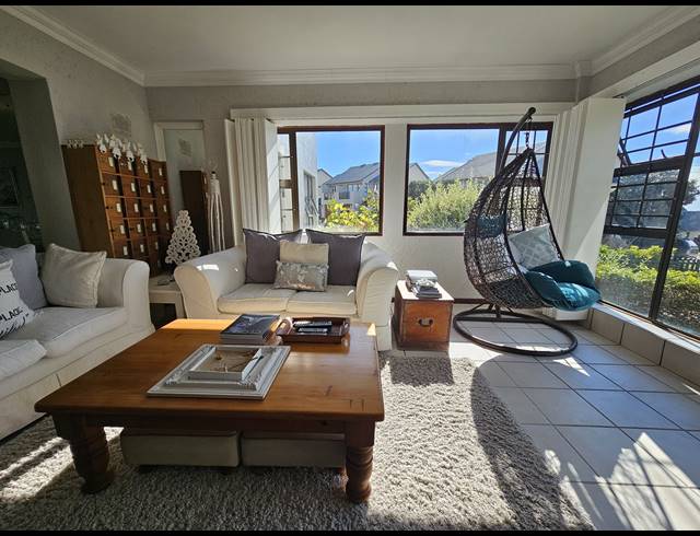 2 BEDROOM APARTMENT FOR SALE IN MOSSEL BAY GOLF ESTATE